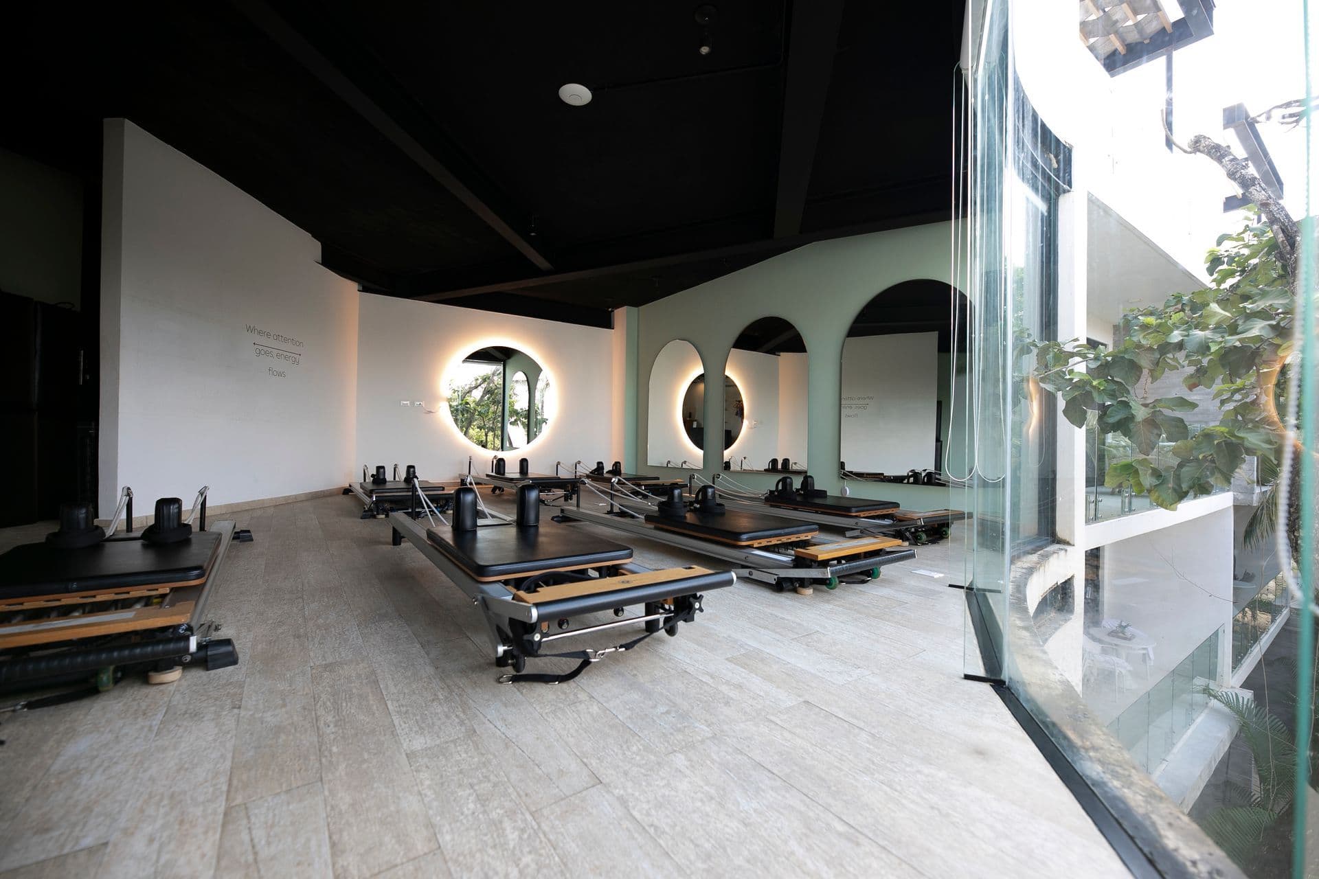 Pilates Tulum Pilates reformer Holy Body — Pilates en Tulum