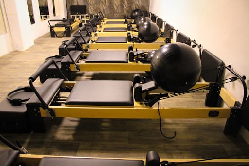 Maple Studio — Pilates en Condominios para Empleados Federales, Coyoacán