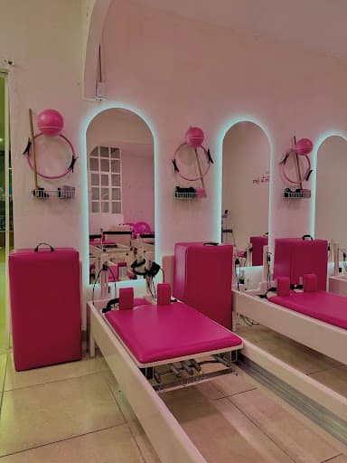 Aura Studio Pilates Reformer y Barre — Pilates en Cdad. Nezahualcóyotl